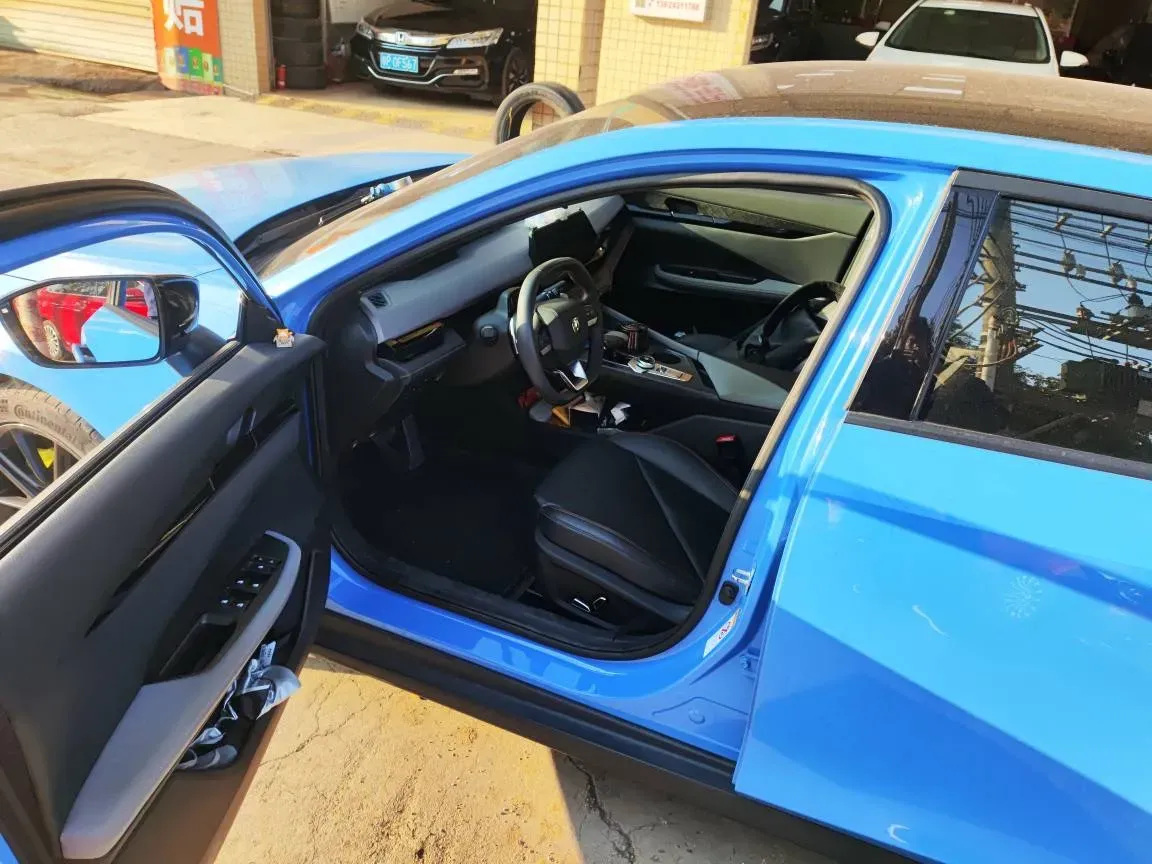 2022 ChangAn UNI-V 1.5T 188HP L4 7DCT,autocango,china used car exporter,china ev exporter,chinese used car exporter,chinese used ev exporter