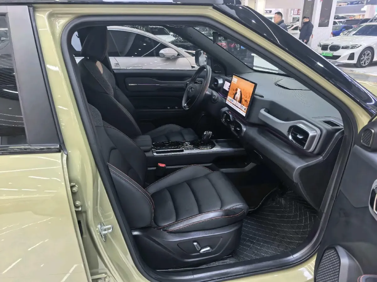 2025 Geely Cowboy 1.5T 181HP L4 7DCT,autocango,china used car exporter,china ev exporter,chinese used car exporter,chinese used ev exporter