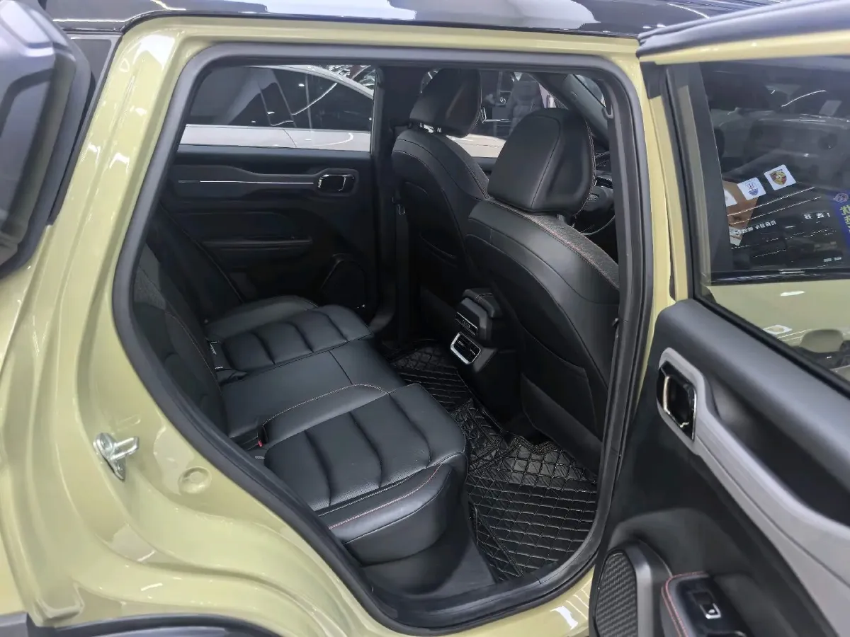 2025 Geely Cowboy 1.5T 181HP L4 7DCT,autocango,china used car exporter,china ev exporter,chinese used car exporter,chinese used ev exporter