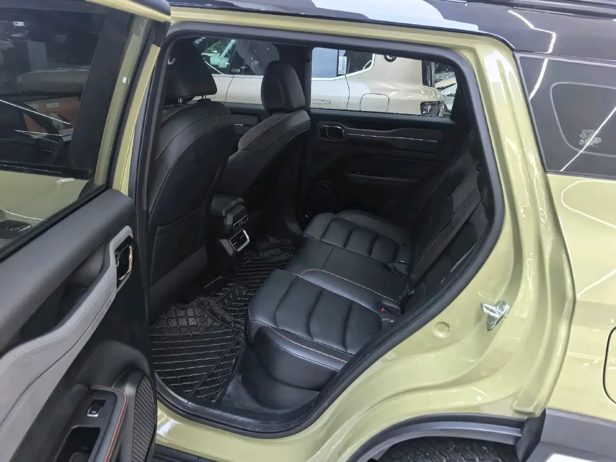 2025 Geely Cowboy 1.5T 181HP L4 7DCT,autocango,china used car exporter,china ev exporter,chinese used car exporter,chinese used ev exporter