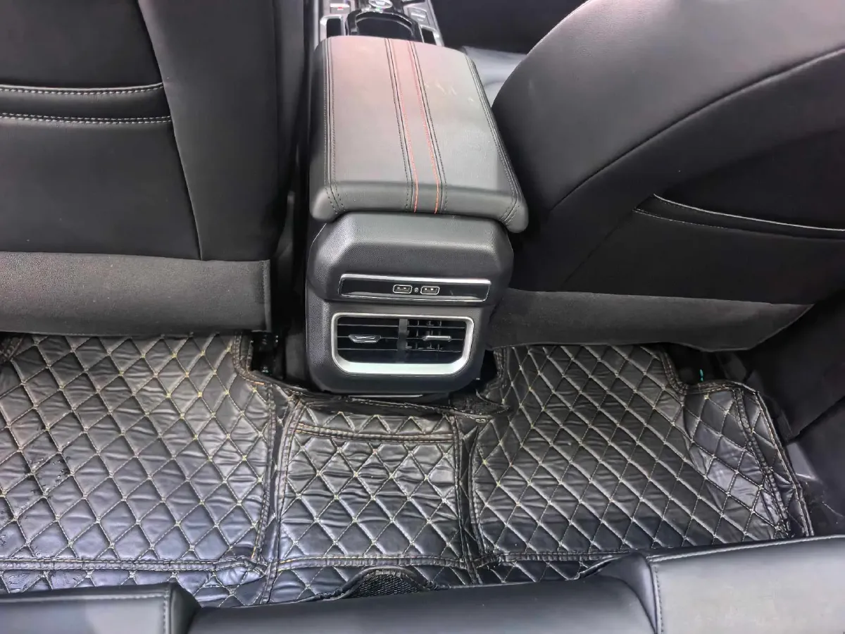 2025 Geely Cowboy 1.5T 181HP L4 7DCT,autocango,china used car exporter,china ev exporter,chinese used car exporter,chinese used ev exporter