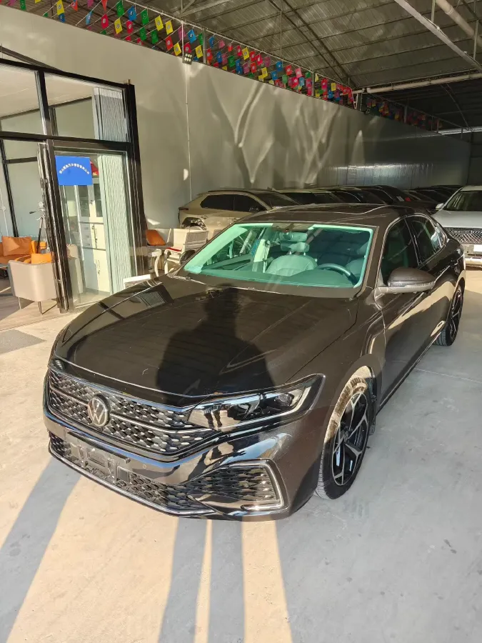 2025 Volkswagen Passat 2.0T 220HP L4 7DCT,autocango,china used car exporter,china ev exporter,chinese used car exporter,chinese used ev exporter