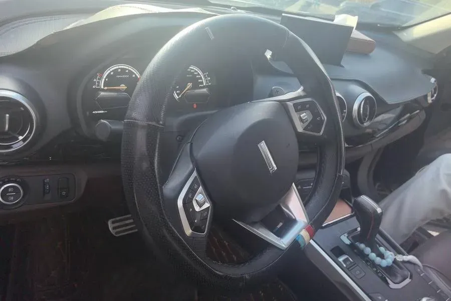 2017 WEY VV7 2.0T 234HP L4 7DCT,autocango,china used car exporter,china ev exporter,chinese used car exporter,chinese used ev exporter