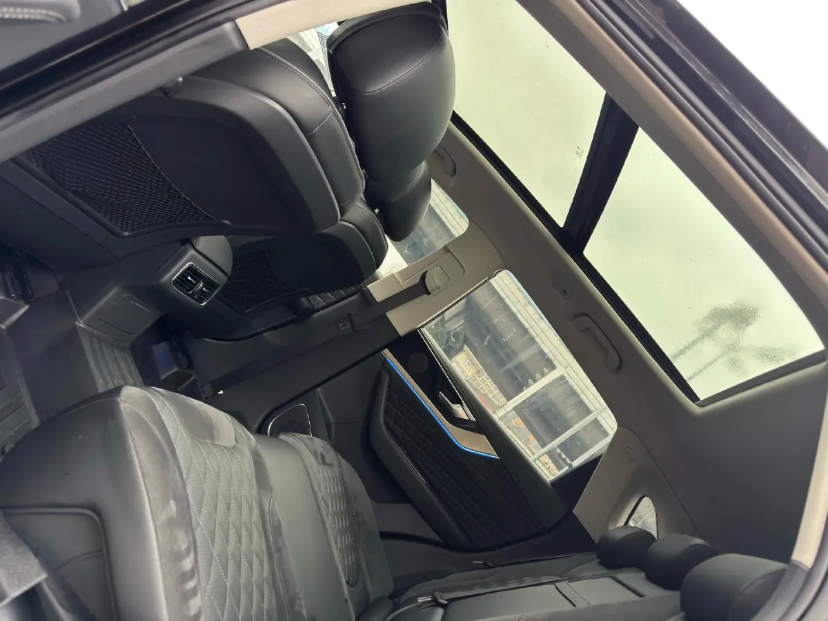 2022 HongQi HS5 2.0T 224HP L4 6AT,autocango,china used car exporter,china ev exporter,chinese used car exporter,chinese used ev exporter