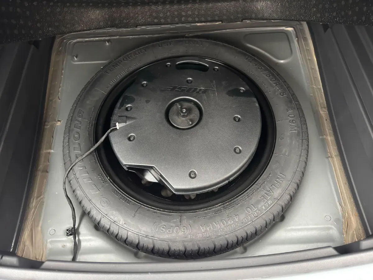 2022 HongQi HS5 2.0T 224HP L4 6AT,autocango,china used car exporter,china ev exporter,chinese used car exporter,chinese used ev exporter