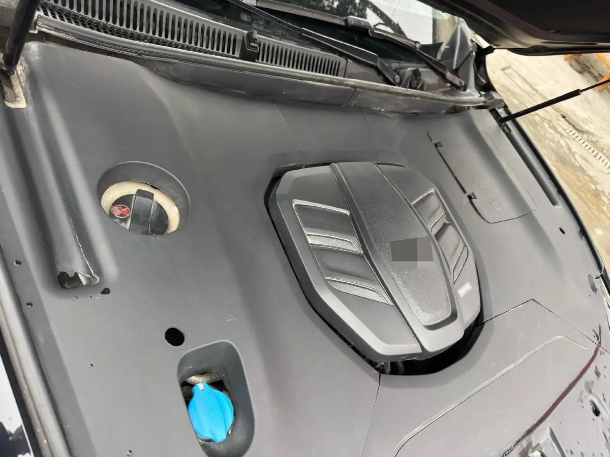 2022 HongQi HS5 2.0T 224HP L4 6AT,autocango,china used car exporter,china ev exporter,chinese used car exporter,chinese used ev exporter