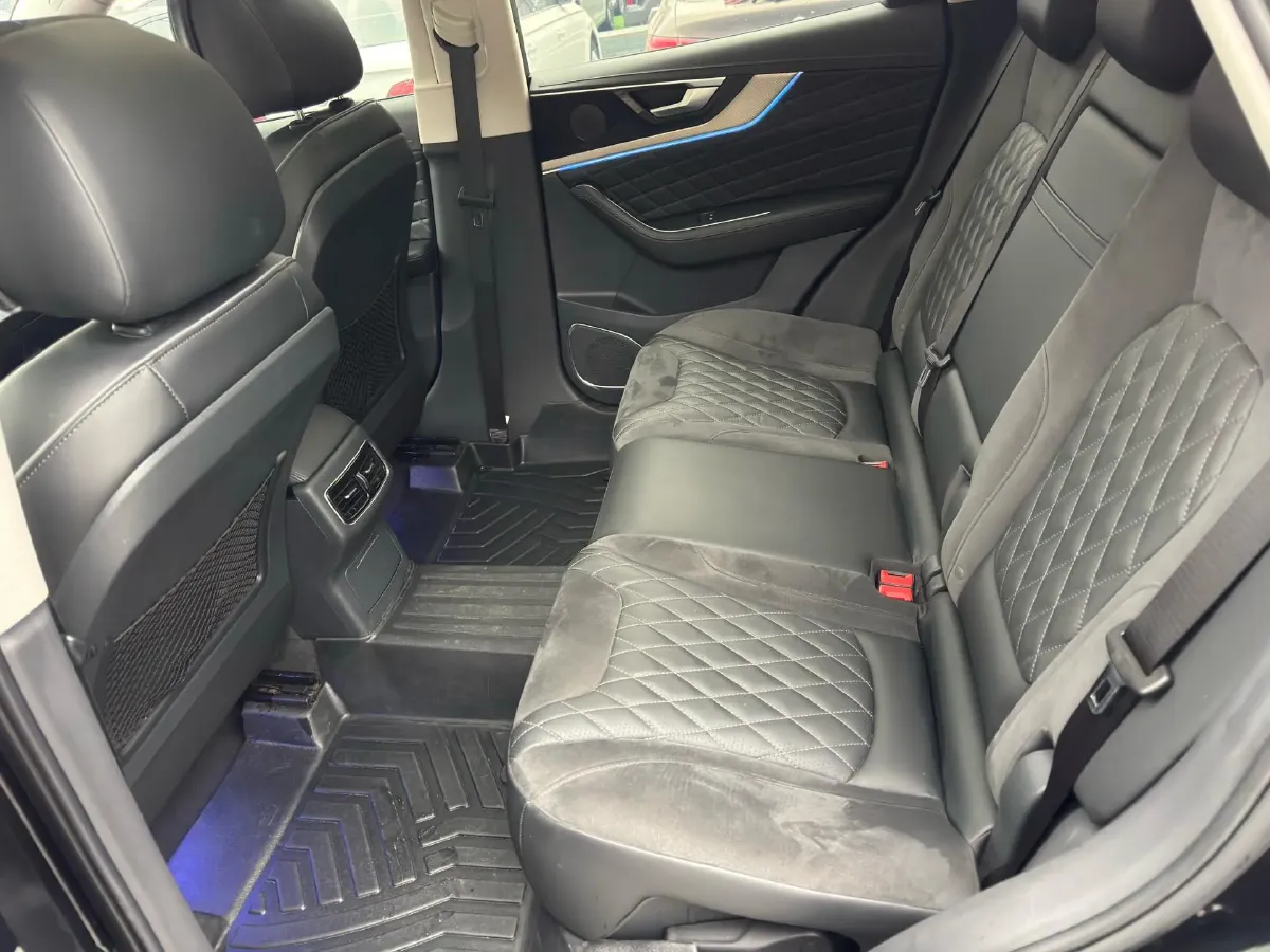 2022 HongQi HS5 2.0T 224HP L4 6AT,autocango,china used car exporter,china ev exporter,chinese used car exporter,chinese used ev exporter