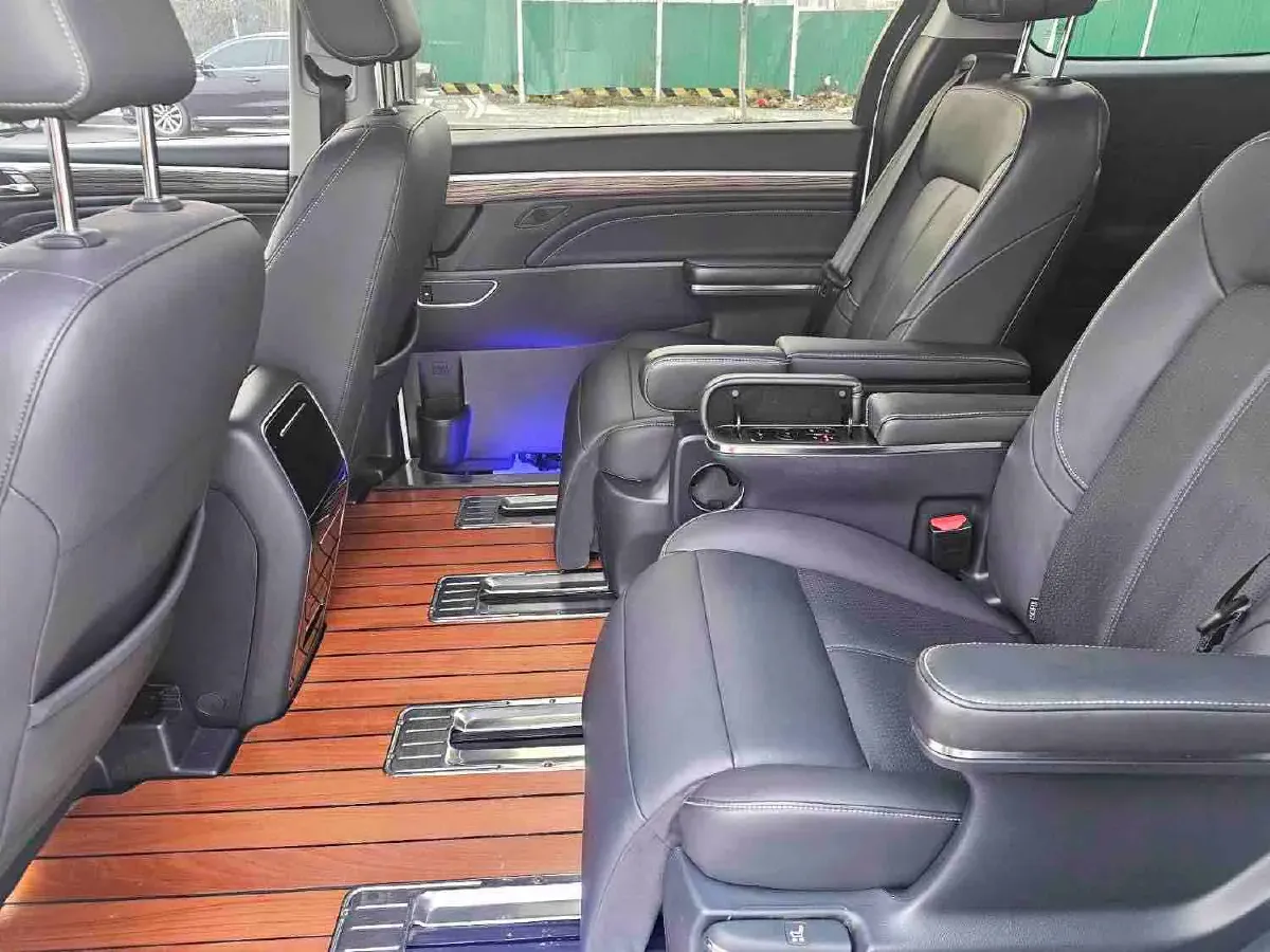 2021 GAC Trumpchi M8 2.0T 252HP L4 8AT,autocango,china used car exporter,china ev exporter,chinese used car exporter,chinese used ev exporter