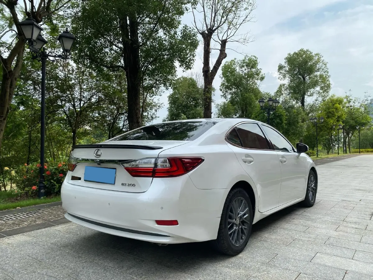 2017 Lexus ES 2.0L 167HP L4 6AT,autocango,china used car exporter,china ev exporter,chinese used car exporter,chinese used ev exporter