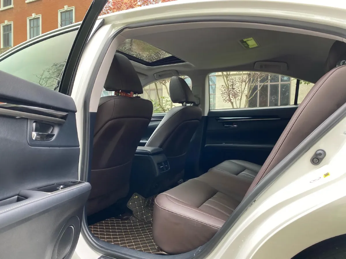 2017 Lexus ES 2.0L 167HP L4 6AT,autocango,china used car exporter,china ev exporter,chinese used car exporter,chinese used ev exporter