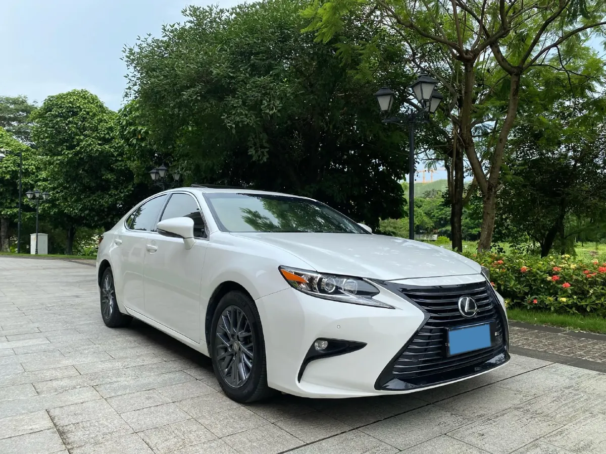 2017 Lexus ES 2.0L 167HP L4 6AT,autocango,china used car exporter,china ev exporter,chinese used car exporter,chinese used ev exporter