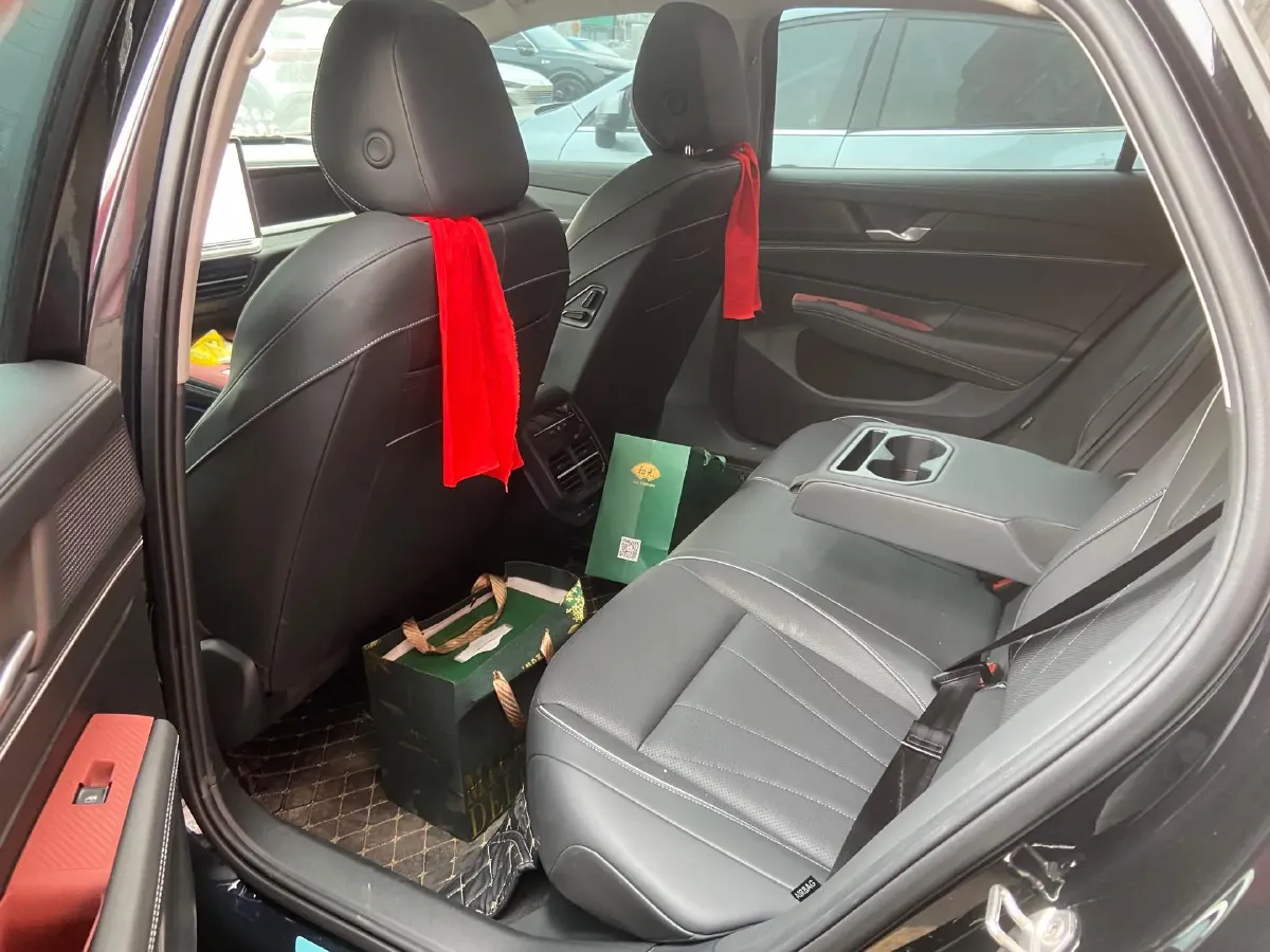 2025 Volkswagen Passat 2.0T 220HP L4 7DCT,autocango,china used car exporter,china ev exporter,chinese used car exporter,chinese used ev exporter