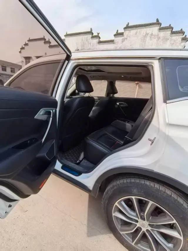 2020 Roewe i6 1.5T 169HP L4 7DCT,autocango,china used car exporter,china ev exporter,chinese used car exporter,chinese used ev exporter