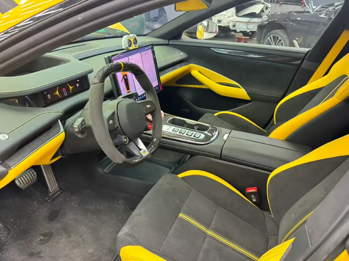 2025 MI SU7 Ultra BEV 93.7KWH,autocango,china used car exporter,china ev exporter,chinese used car exporter,chinese used ev exporter