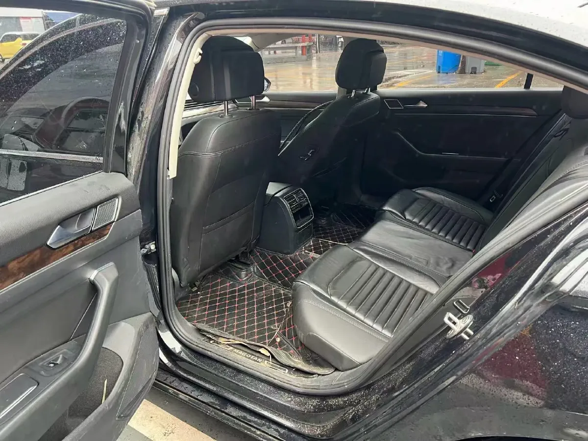 2018 Volkswagen Magotan 1.8T 180HP L4 7DCT,autocango,china used car exporter,china ev exporter,chinese used car exporter,chinese used ev exporter