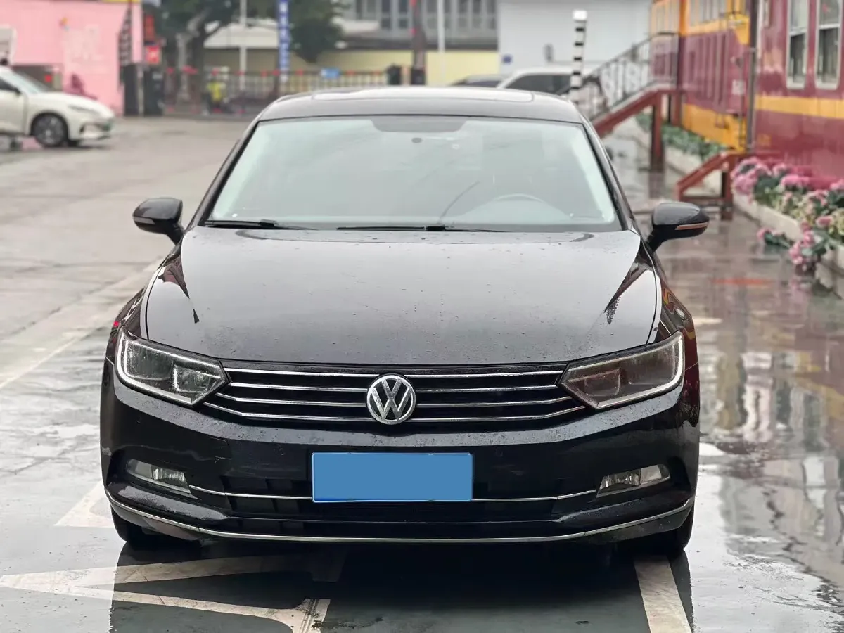 2018 Volkswagen Magotan 1.8T 180HP L4 7DCT,autocango,china used car exporter,china ev exporter,chinese used car exporter,chinese used ev exporter