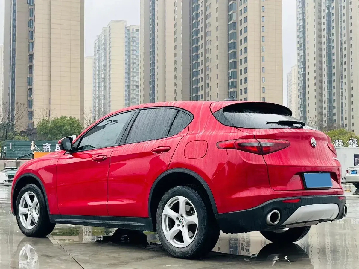 2017 Alfa Romeo Stelvio 2.0T 200HP L4 8AT,autocango,china used car exporter,china ev exporter,chinese used car exporter,chinese used ev exporter