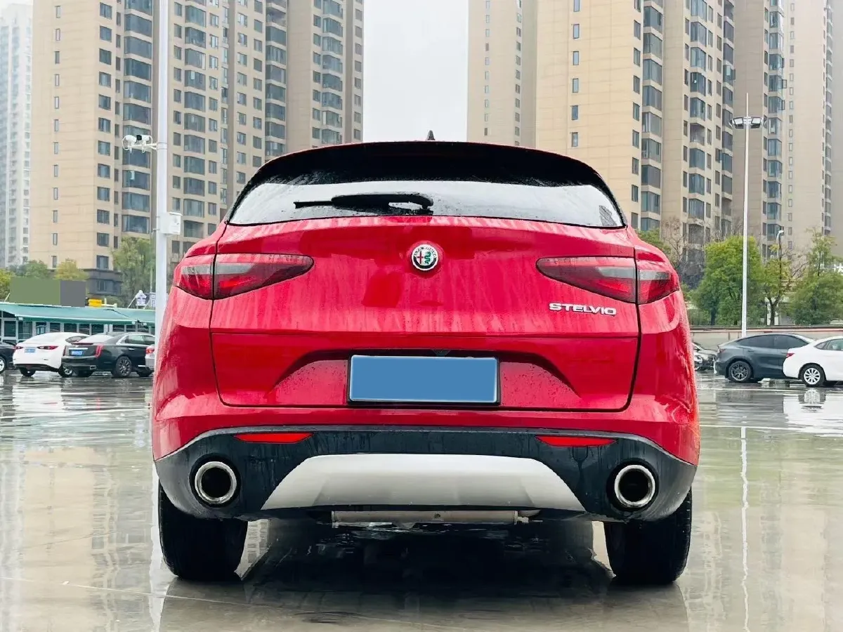 2017 Alfa Romeo Stelvio 2.0T 200HP L4 8AT,autocango,china used car exporter,china ev exporter,chinese used car exporter,chinese used ev exporter