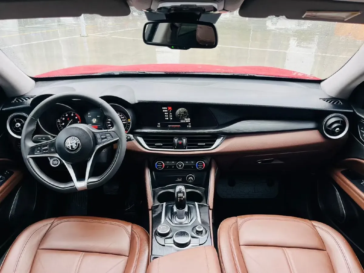 2017 Alfa Romeo Stelvio 2.0T 200HP L4 8AT,autocango,china used car exporter,china ev exporter,chinese used car exporter,chinese used ev exporter