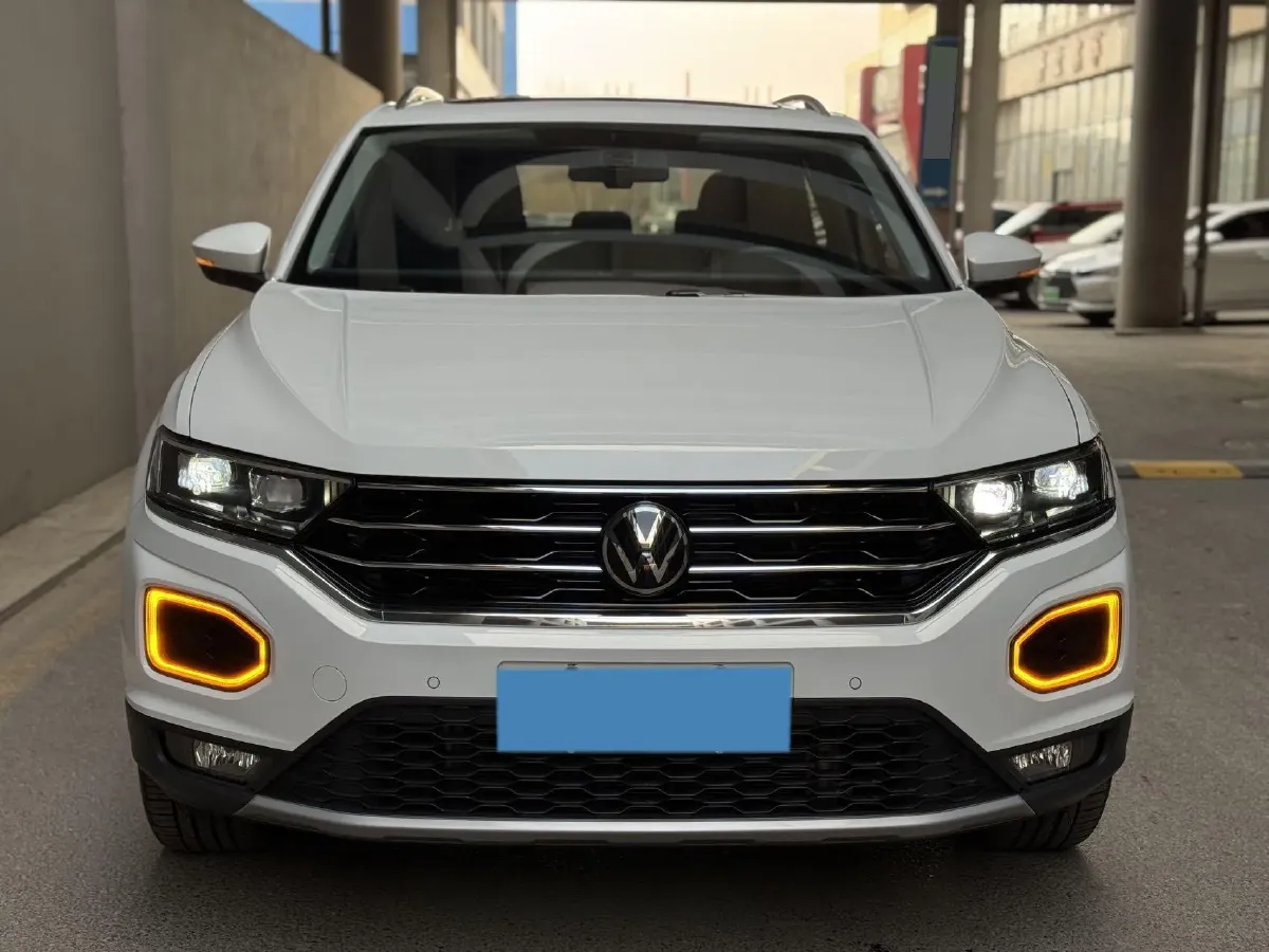 2022 Volkswagen T-Roc 1.4T 150HP L4 7DCT,autocango,china used car exporter,china ev exporter,chinese used car exporter,chinese used ev exporter