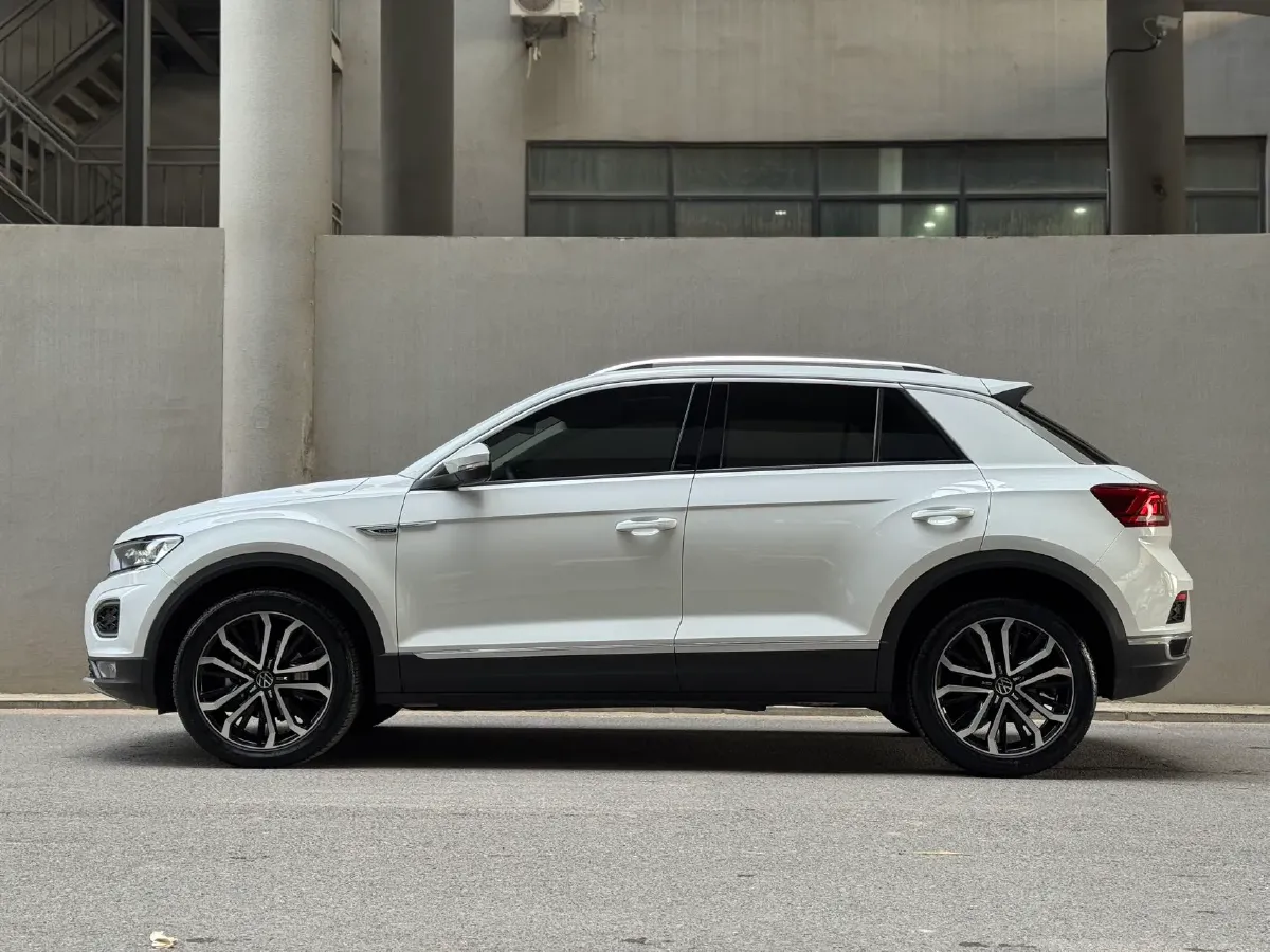 2022 Volkswagen T-Roc 1.4T 150HP L4 7DCT,autocango,china used car exporter,china ev exporter,chinese used car exporter,chinese used ev exporter