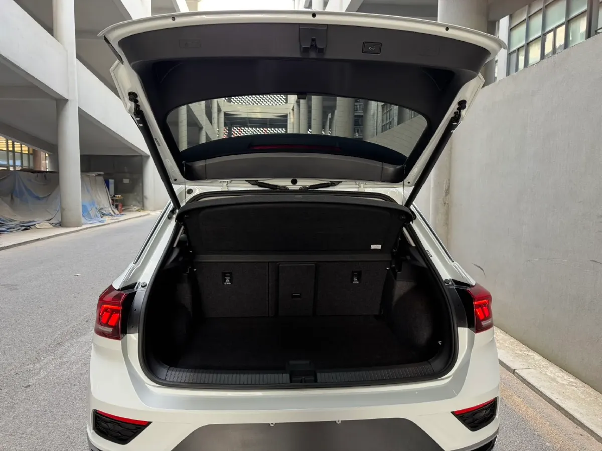 2022 Volkswagen T-Roc 1.4T 150HP L4 7DCT,autocango,china used car exporter,china ev exporter,chinese used car exporter,chinese used ev exporter