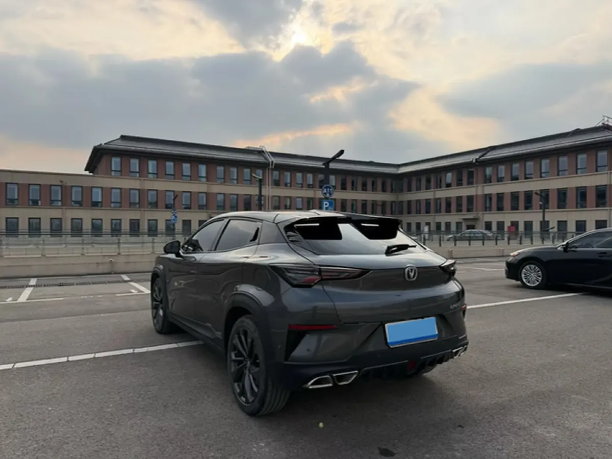 2020 ChangAn UNI-T 1.5T 180HP L4 7DCT,autocango,china used car exporter,china ev exporter,chinese used car exporter,chinese used ev exporter