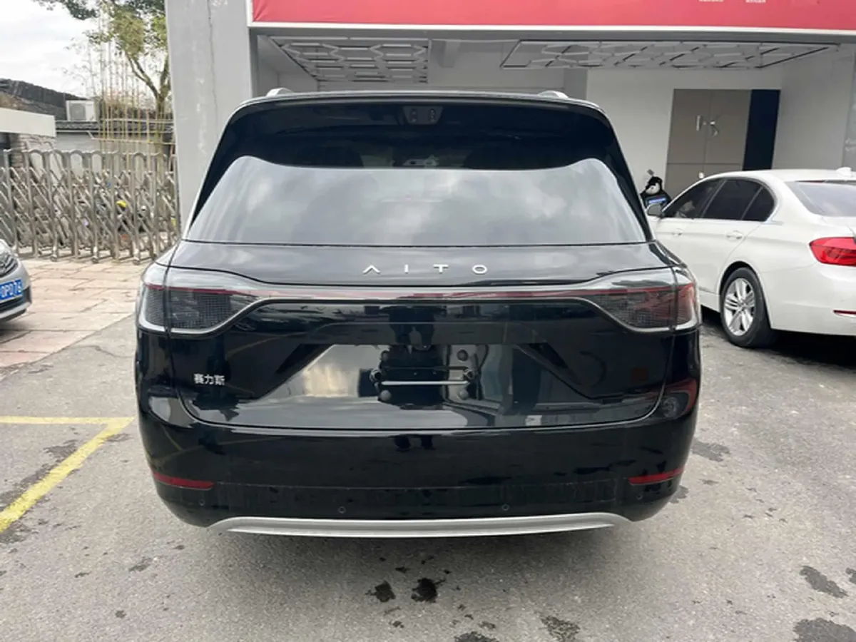 2025 AITO AITO M9 REEV 160HP REEV 52KWH,autocango,china used car exporter,china ev exporter,chinese used car exporter,chinese used ev exporter