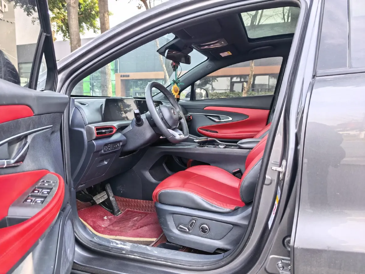 2020 ChangAn UNI-T 1.5T 180HP L4 7DCT,autocango,china used car exporter,china ev exporter,chinese used car exporter,chinese used ev exporter