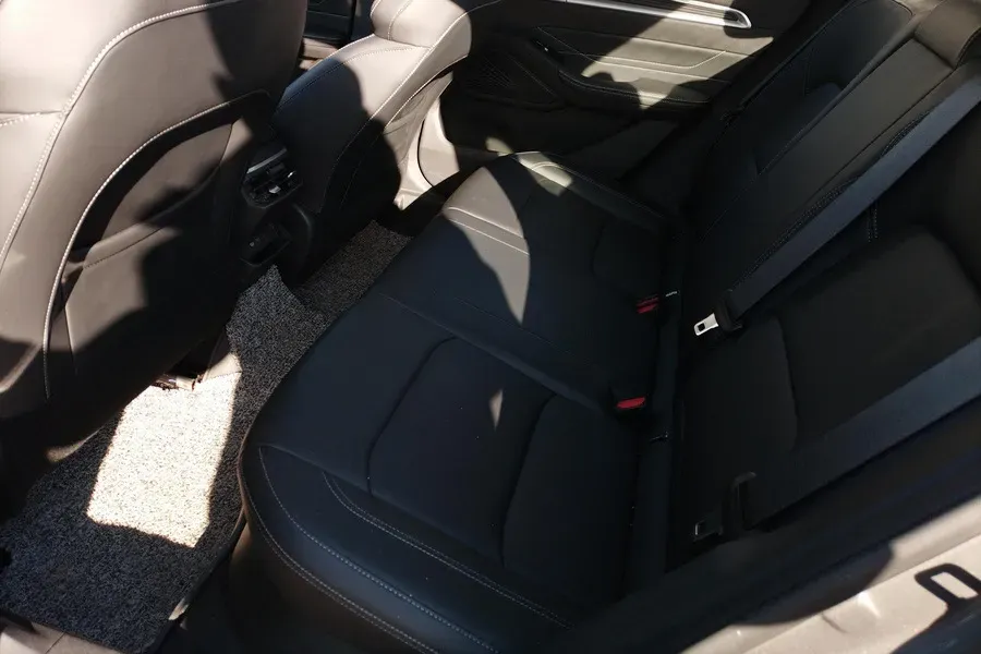 2025 Geely Emgrand 1.5L 127HP L4 CVT,autocango,china used car exporter,china ev exporter,chinese used car exporter,chinese used ev exporter