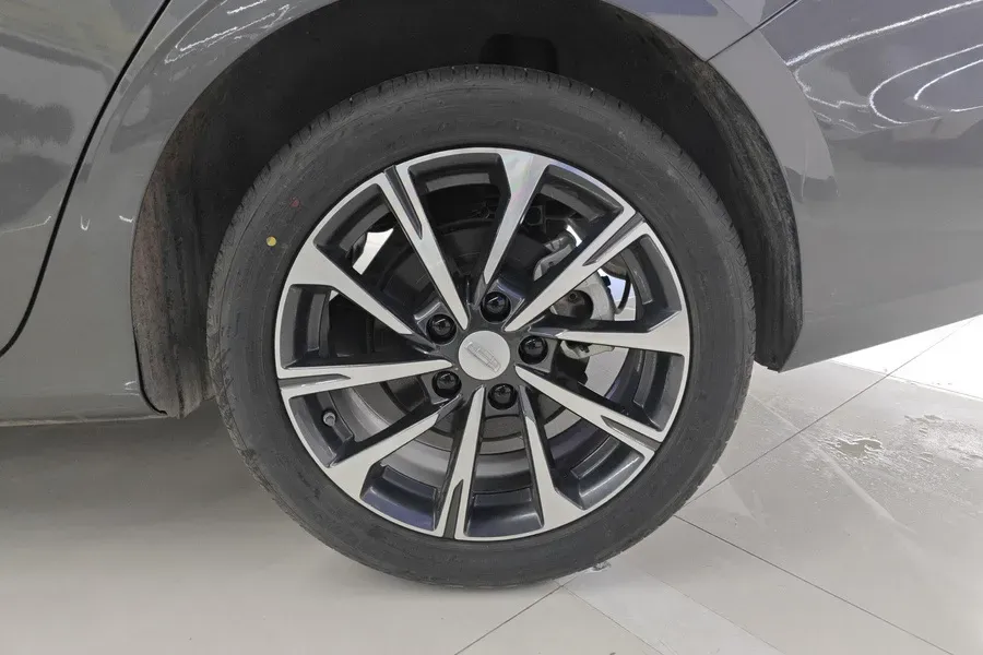 2025 Geely Emgrand 1.5L 127HP L4 CVT,autocango,china used car exporter,china ev exporter,chinese used car exporter,chinese used ev exporter