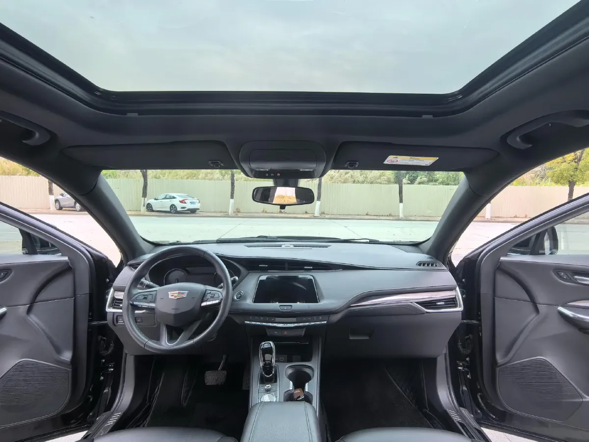 2021 Cadillac XT4 2.0T 237HP L4 9AT,autocango,china used car exporter,china ev exporter,chinese used car exporter,chinese used ev exporter