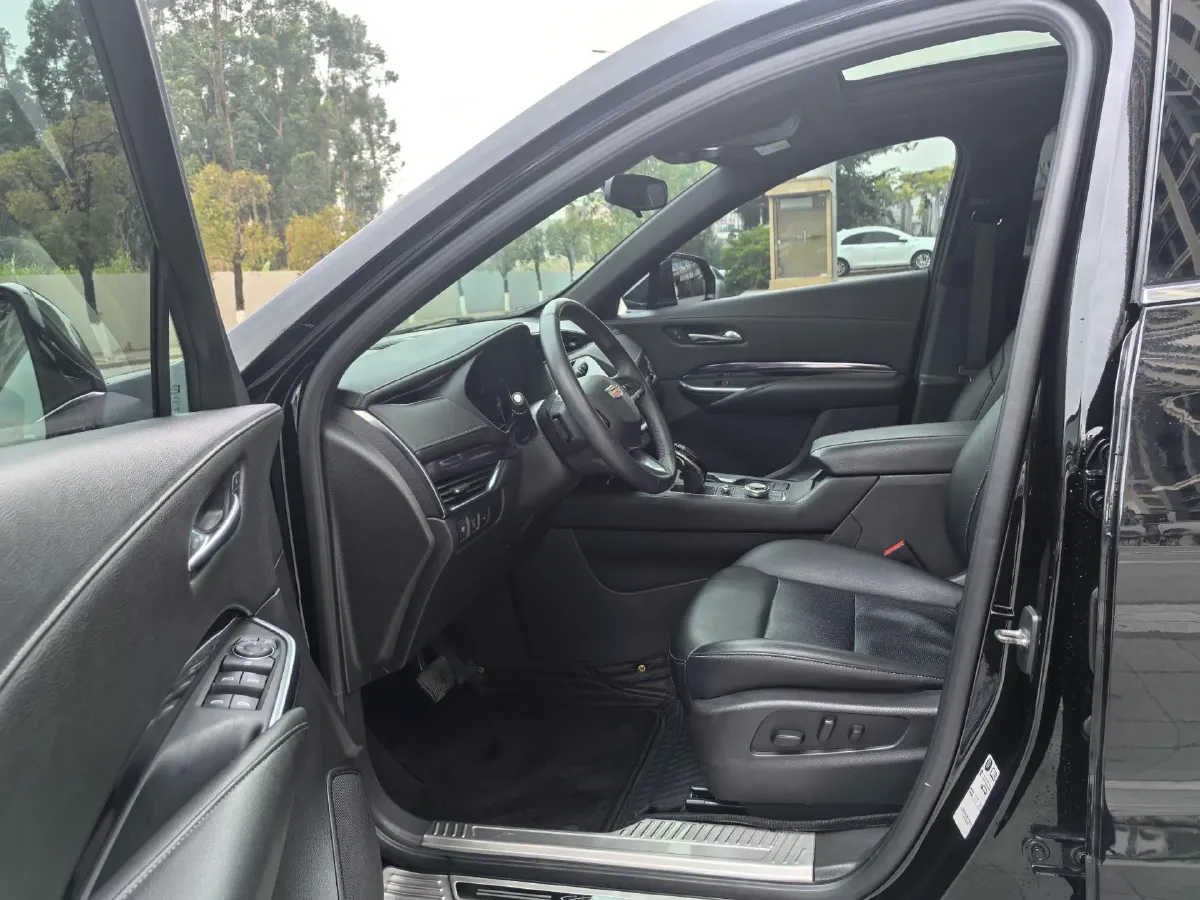 2021 Cadillac XT4 2.0T 237HP L4 9AT,autocango,china used car exporter,china ev exporter,chinese used car exporter,chinese used ev exporter