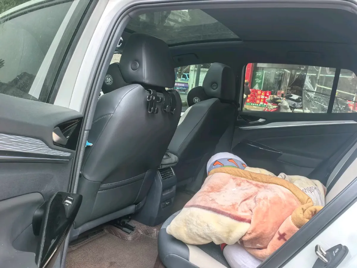 2024 Volkswagen ID.4 Crozz BEV 55.7KWH,autocango,china used car exporter,china ev exporter,chinese used car exporter,chinese used ev exporter