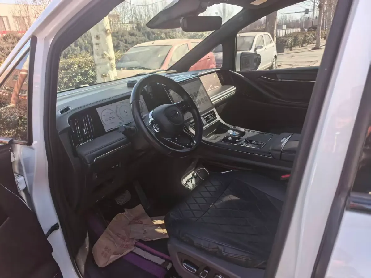 2023 GAC Trumpchi M8 2.0T 190HP L4 E-CVT Hybrid,autocango,china used car exporter,china ev exporter,chinese used car exporter,chinese used ev exporter