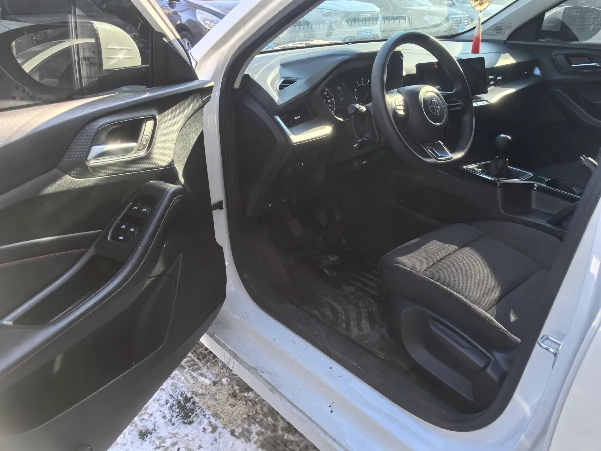 2023 MG 5 1.5L 129HP L4 5MT,autocango,china used car exporter,china ev exporter,chinese used car exporter,chinese used ev exporter