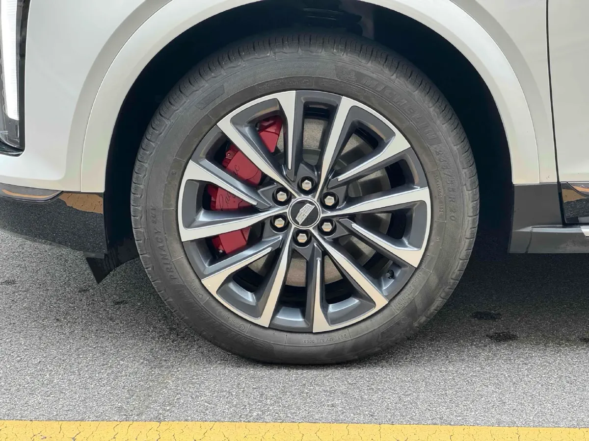 2025 Cadillac XT5 2.0T 237HP L4 9AT,autocango,china used car exporter,china ev exporter,chinese used car exporter,chinese used ev exporter