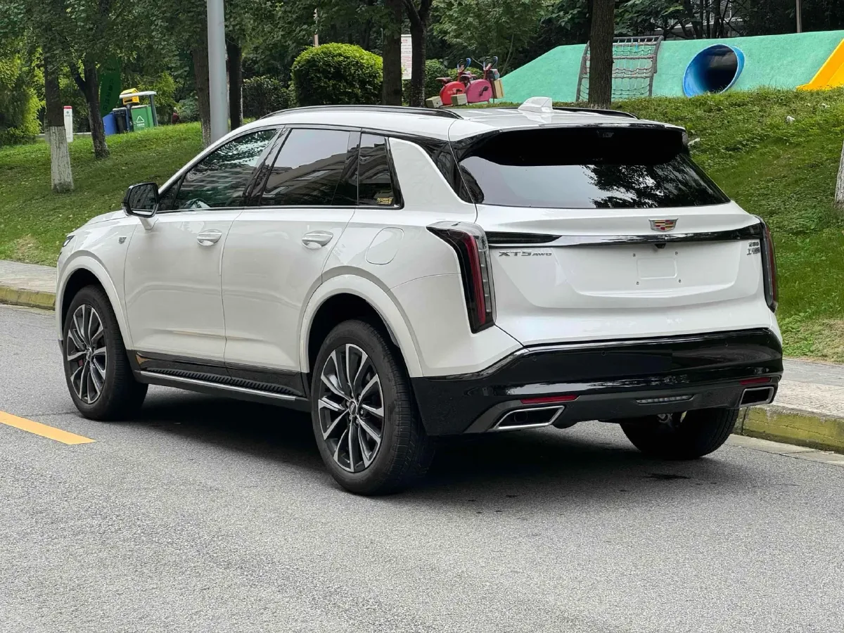 2025 Cadillac XT5 2.0T 237HP L4 9AT,autocango,china used car exporter,china ev exporter,chinese used car exporter,chinese used ev exporter