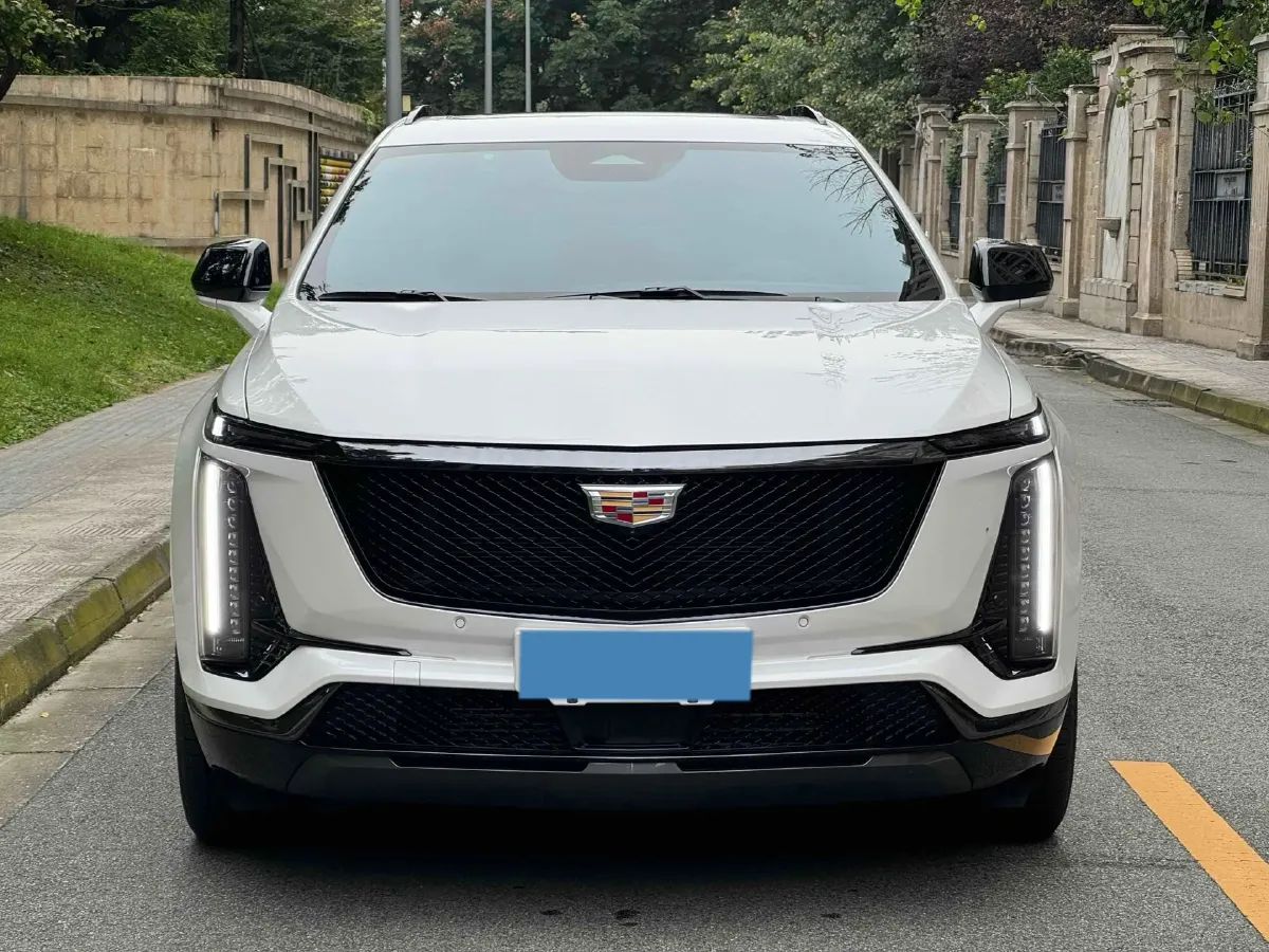 2025 Cadillac XT5 2.0T 237HP L4 9AT,autocango,china used car exporter,china ev exporter,chinese used car exporter,chinese used ev exporter