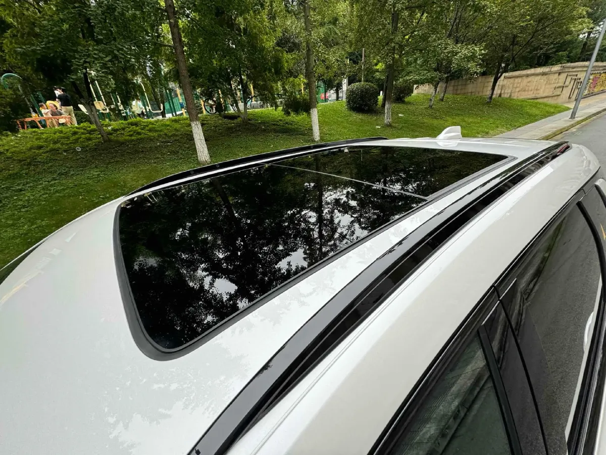 2025 Cadillac XT5 2.0T 237HP L4 9AT,autocango,china used car exporter,china ev exporter,chinese used car exporter,chinese used ev exporter