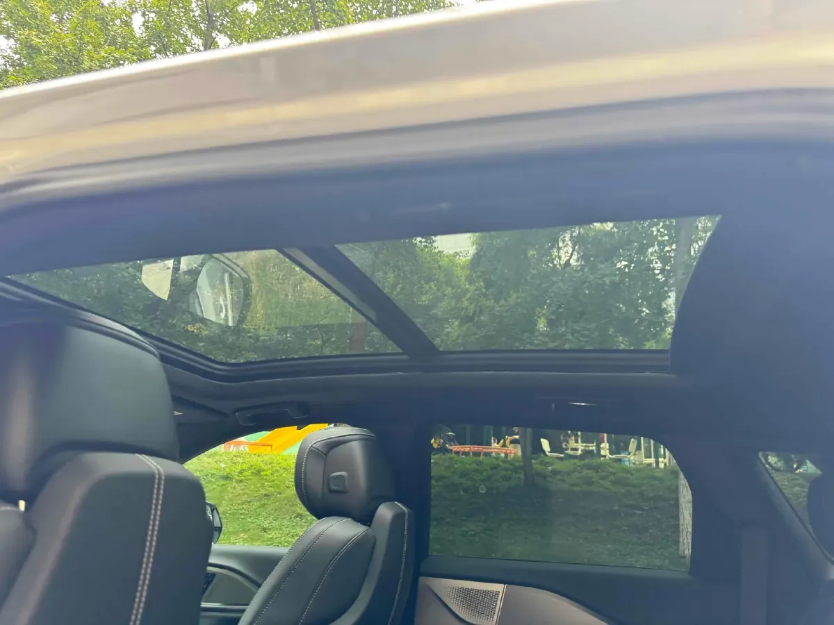 2025 Cadillac XT5 2.0T 237HP L4 9AT,autocango,china used car exporter,china ev exporter,chinese used car exporter,chinese used ev exporter