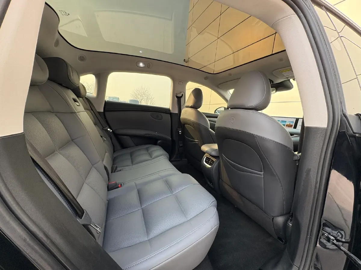 2023 IM LS6 BEV 90KWH,autocango,china used car exporter,china ev exporter,chinese used car exporter,chinese used ev exporter