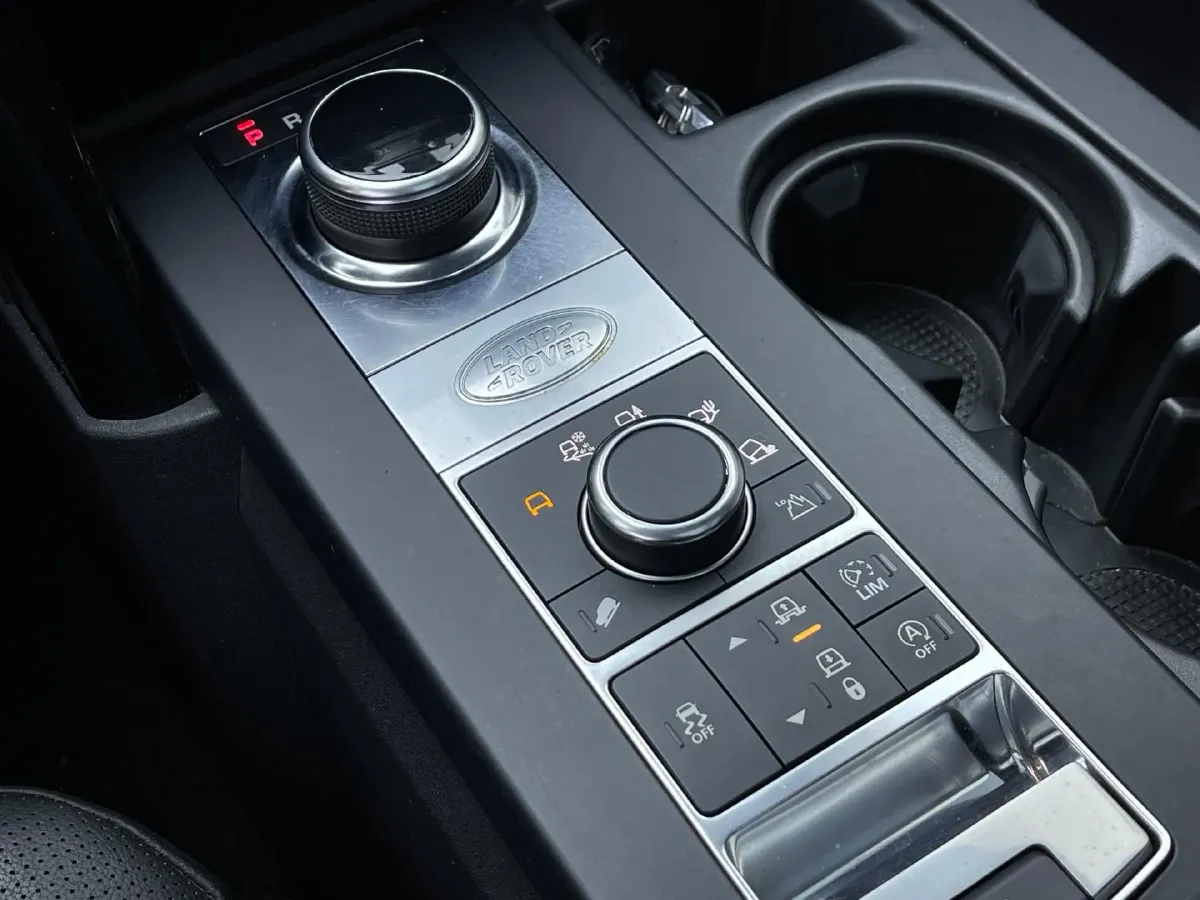 2018 Land Rover Discovery 3.0T 340HP V6 8AT,autocango,china used car exporter,china ev exporter,chinese used car exporter,chinese used ev exporter