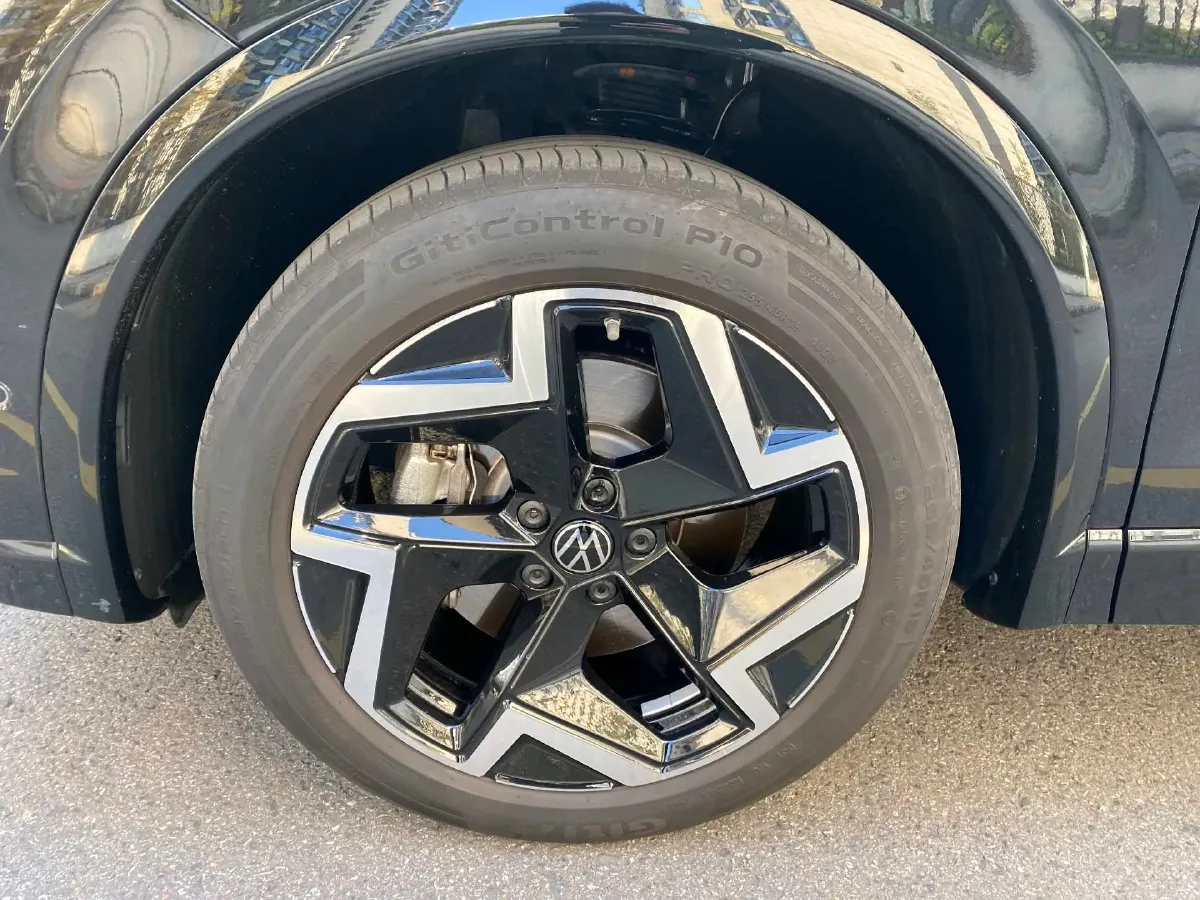 2025 Volkswagen Tiguan L 2.0T 220HP L4 7DCT,autocango,china used car exporter,china ev exporter,chinese used car exporter,chinese used ev exporter