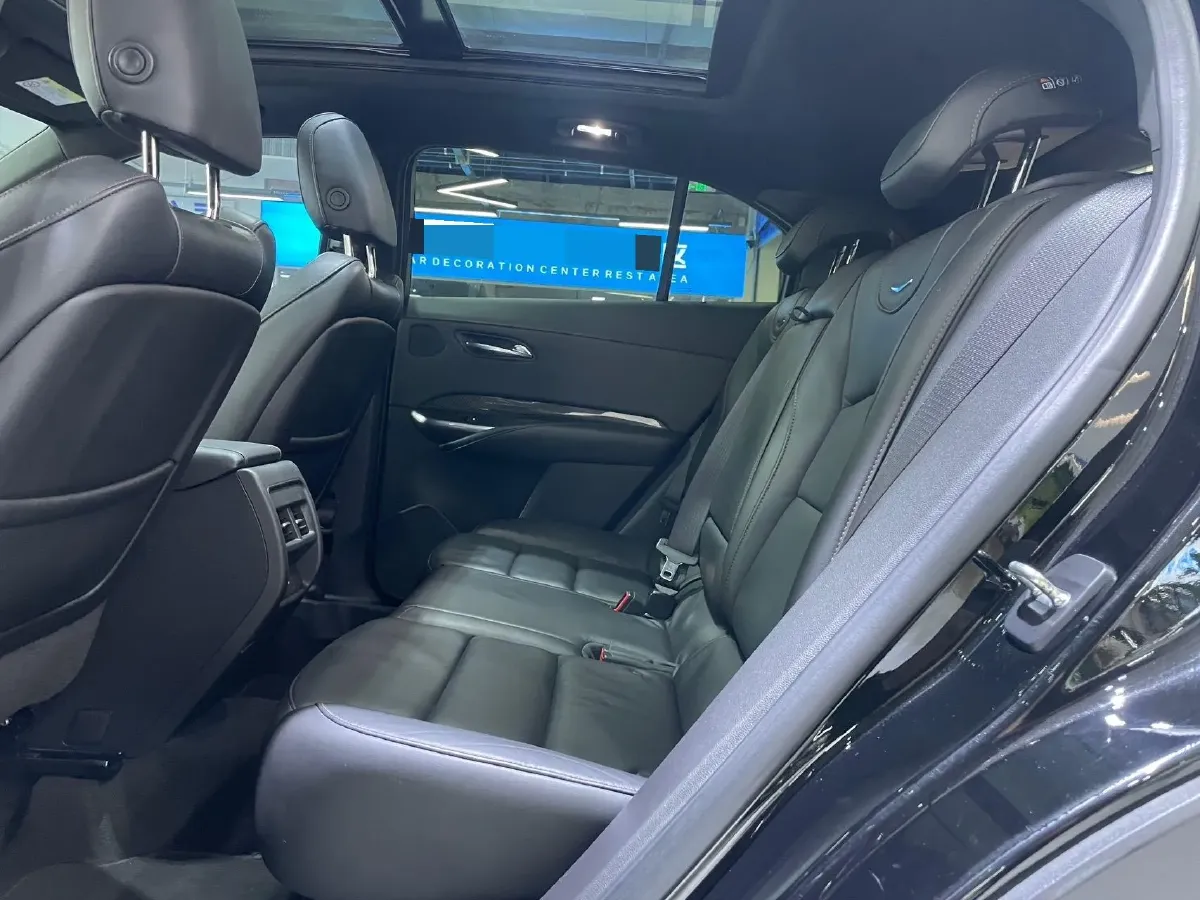 2020 Cadillac XT4 2.0T 241HP L4 9AT,autocango,china used car exporter,china ev exporter,chinese used car exporter,chinese used ev exporter