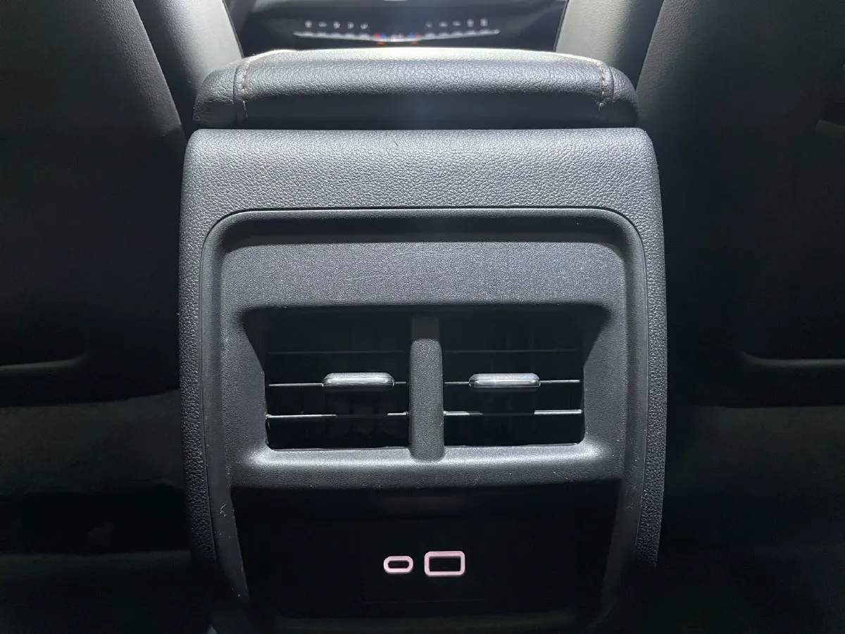 2020 Cadillac XT4 2.0T 241HP L4 9AT,autocango,china used car exporter,china ev exporter,chinese used car exporter,chinese used ev exporter