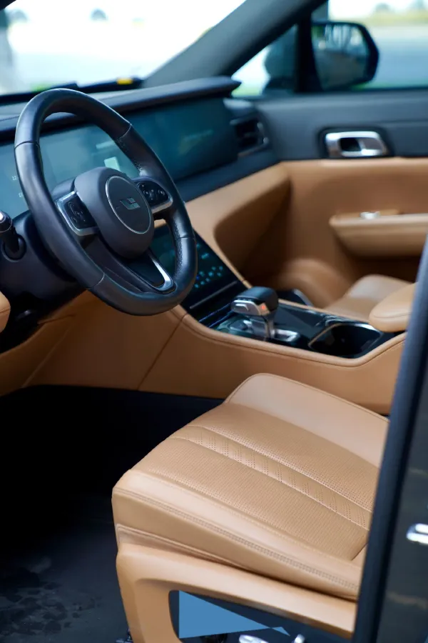 2020 Li ONE Range Extended 131HP REEV 40.5KWH,autocango,china used car exporter,china ev exporter,chinese used car exporter,chinese used ev exporter