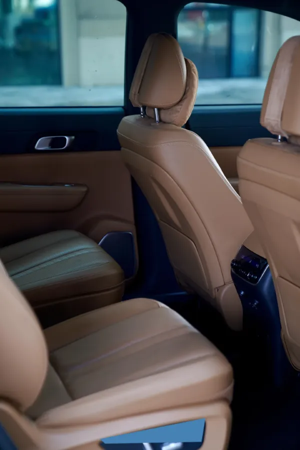 2020 Li ONE Range Extended 131HP REEV 40.5KWH,autocango,china used car exporter,china ev exporter,chinese used car exporter,chinese used ev exporter