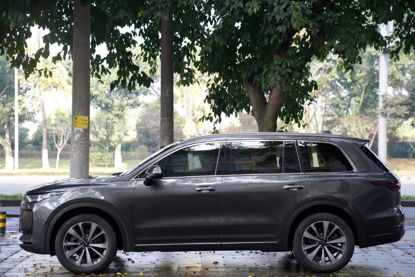 2020 Li ONE Range Extended 131HP REEV 40.5KWH,autocango,china used car exporter,china ev exporter,chinese used car exporter,chinese used ev exporter