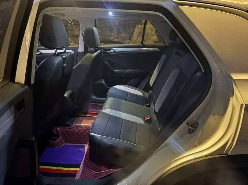 2021 Volkswagen T-Roc 1.4T 150HP L4 7DCT,autocango,china used car exporter,china ev exporter,chinese used car exporter,chinese used ev exporter